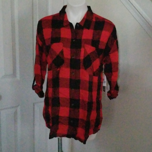 NWT! DESIGN LAB PLAID BUTTON DOWN HIGH-LOW SHIRT - Picture 2 of 5